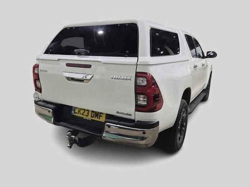 Used Toyota HiLux 150 HP (110 kW) 2023 White Pickup