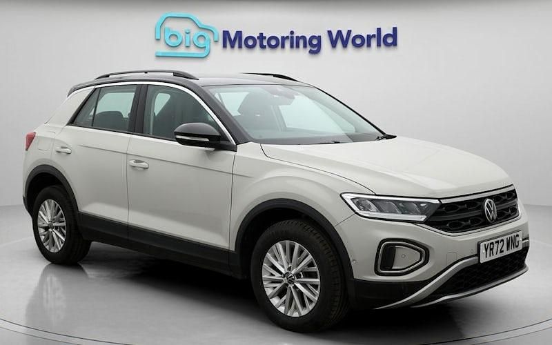 Used 2024 VW T-Roc Life SUV | £15,600 (Fair price) - Image 1/4