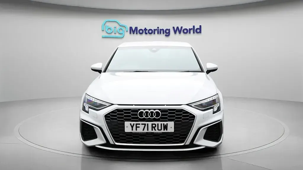 Begagnad Audi A3 Sportback S-Line 150 HK (110 kW) 2022 Vit Halvkombi