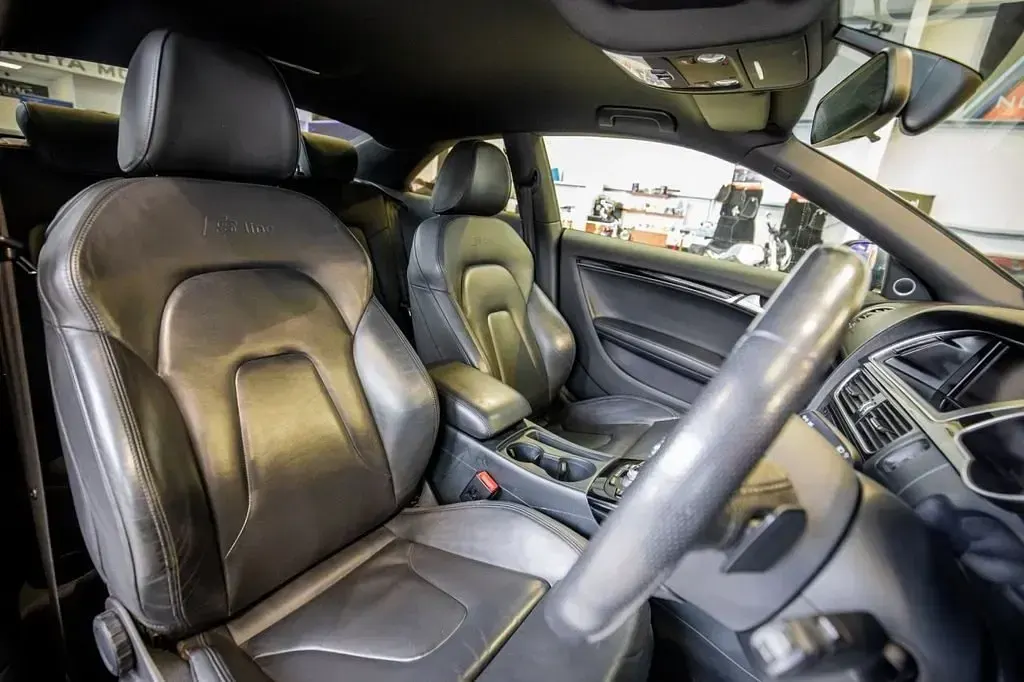 Second-hand Audi A5 Black Edition 245 CP (180 kW) 2013 Gri Coupe