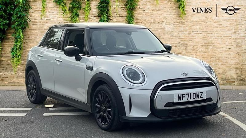 Silver Used 2021 Mini Cooper Classic Hatchback | £15,951 (Fair price) - Image 1/4