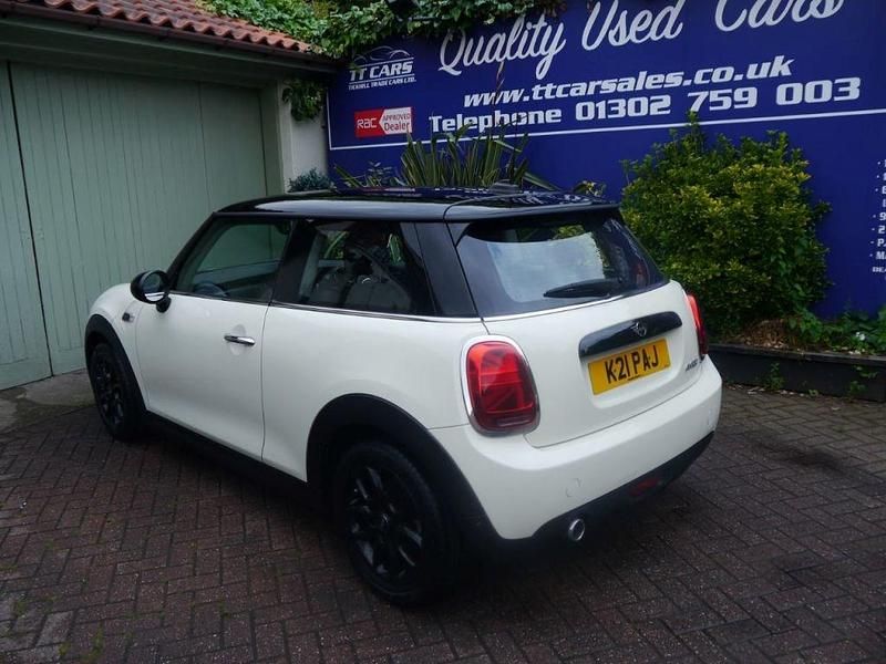 Used Mini Cooper Hatch 2018 White Hatchback
