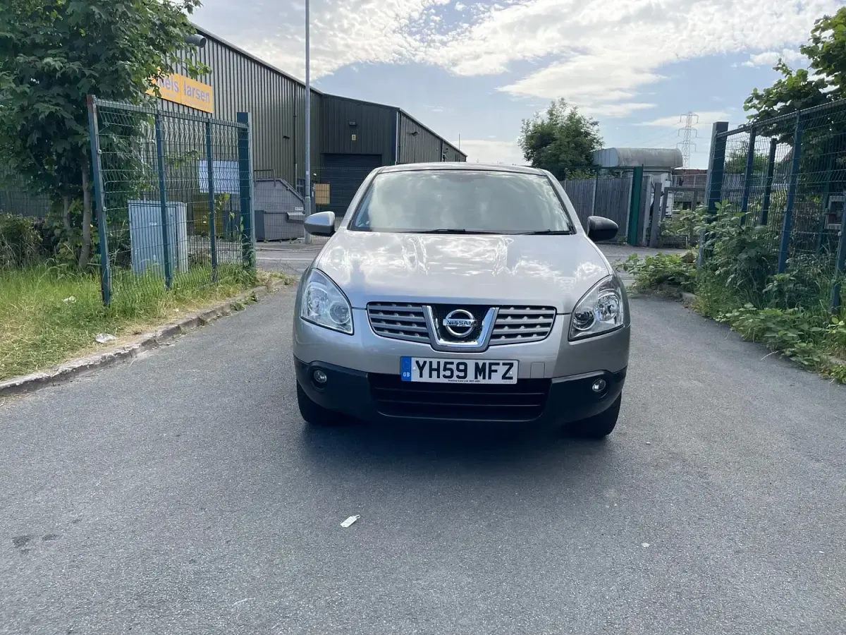 Used Nissan Qashqai Acenta 114 HP (83 kW) 2009 Silver SUV