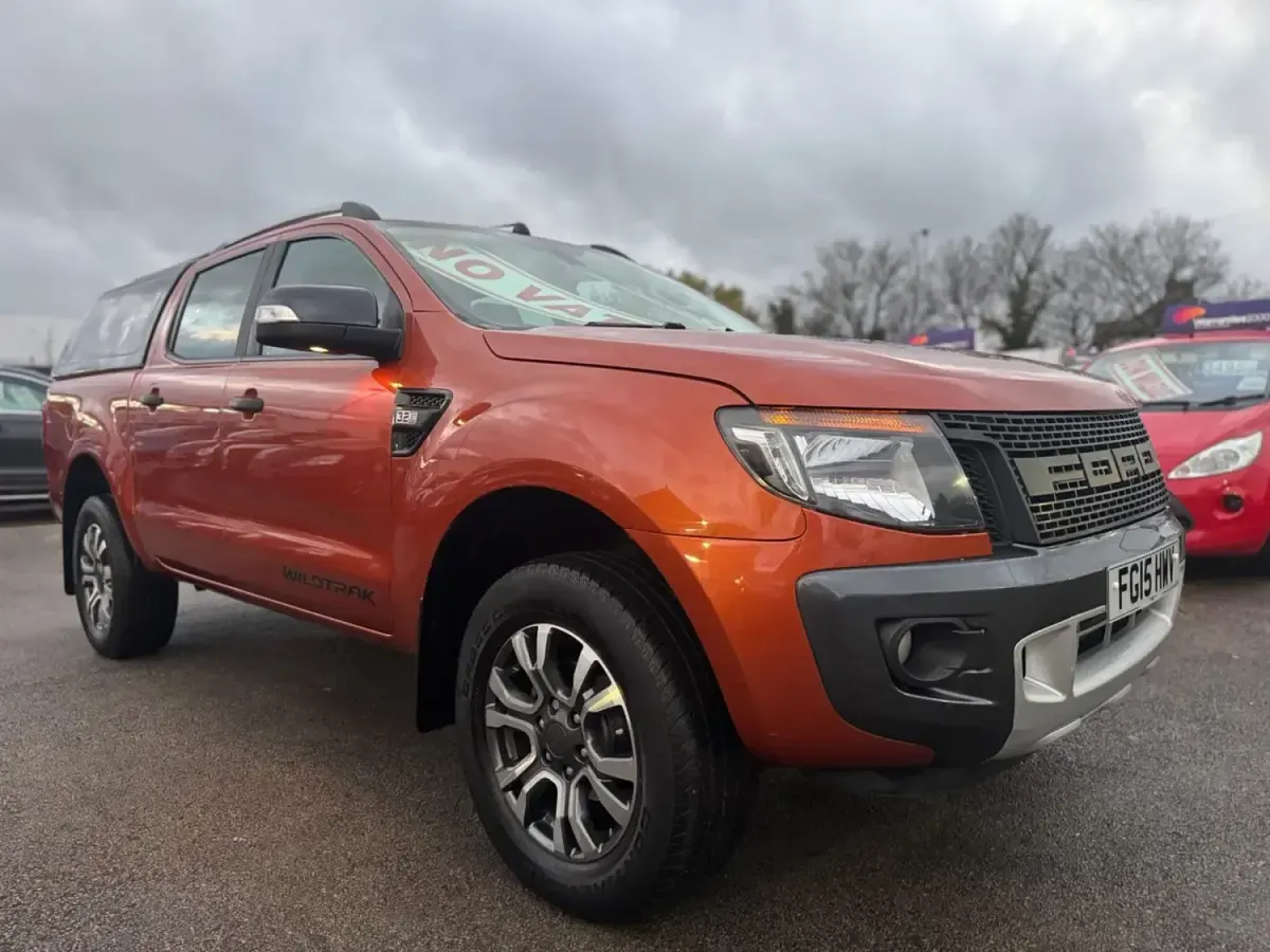 Usado Ford Ranger Wildtrack 200 CV (147 kW) 2015 Naranja Pickup/Camioneta