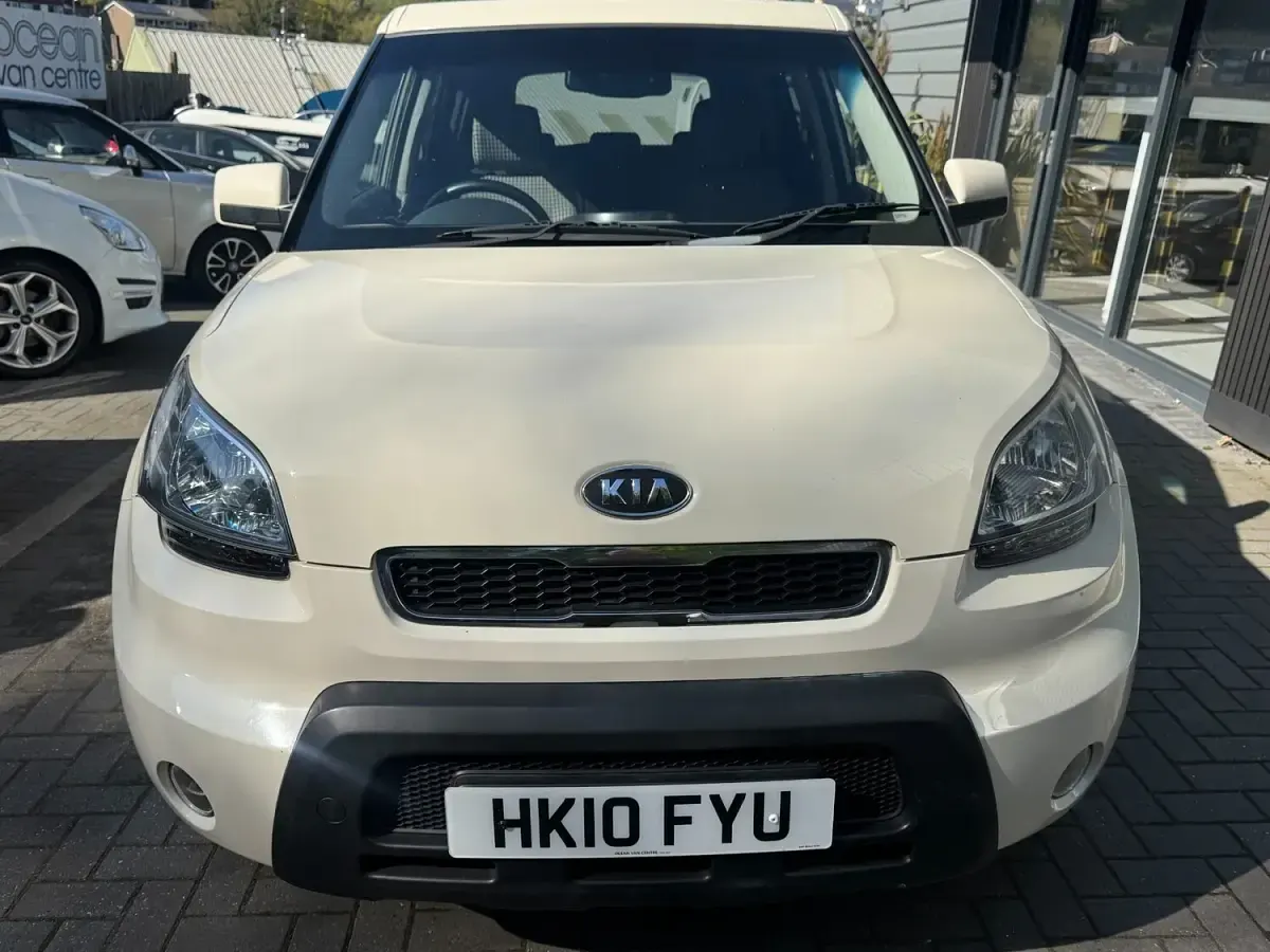 Used Kia Soul 126 HP (92 kW) 2010 Cream SUV