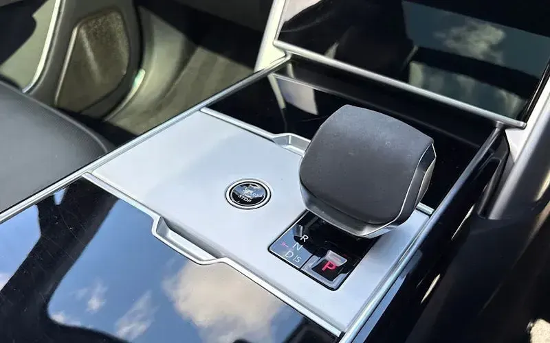 Used Land Rover Range Rover Autobiography 349 HP (256 kW) 2024 Grey SUV