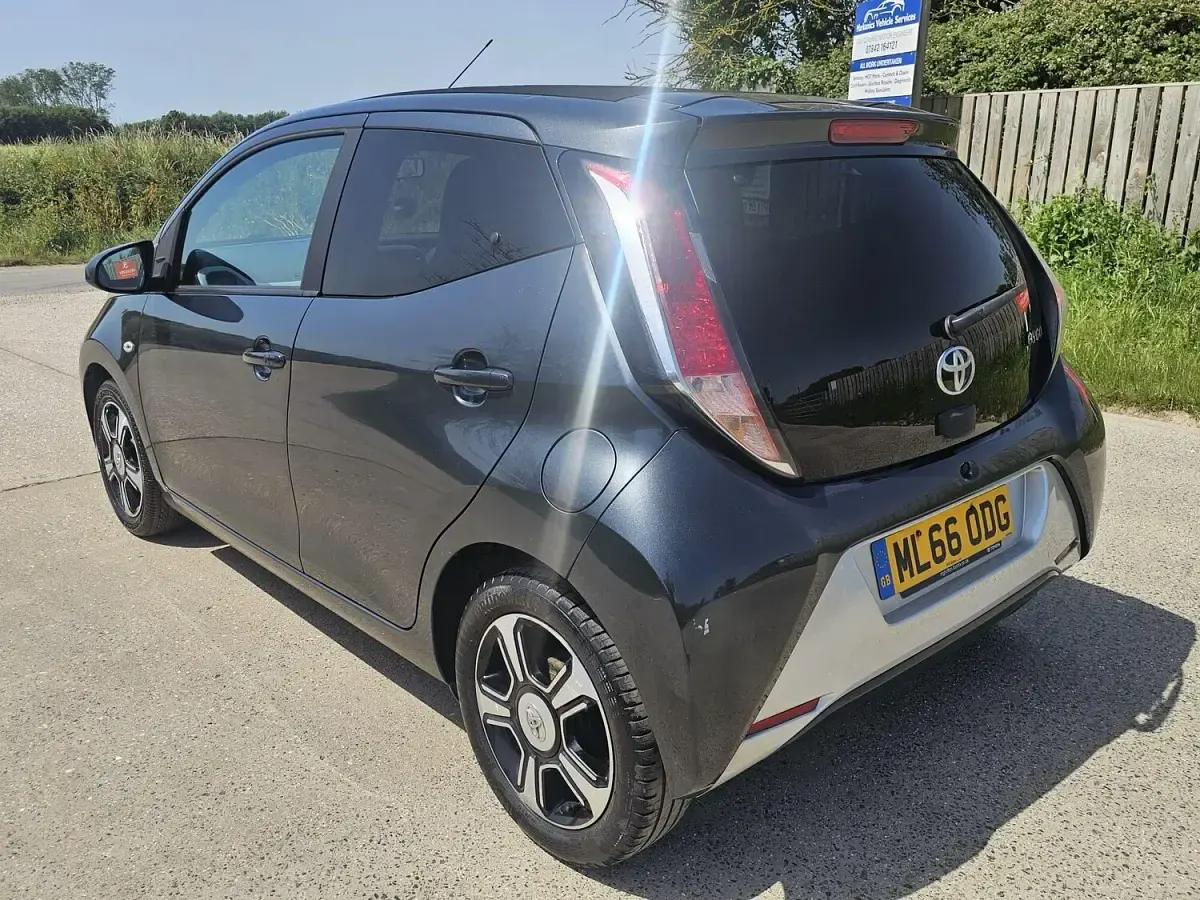 Used Toyota Aygo X-clusiv 69 HP (50 kW) 2016 Grey Hatchback