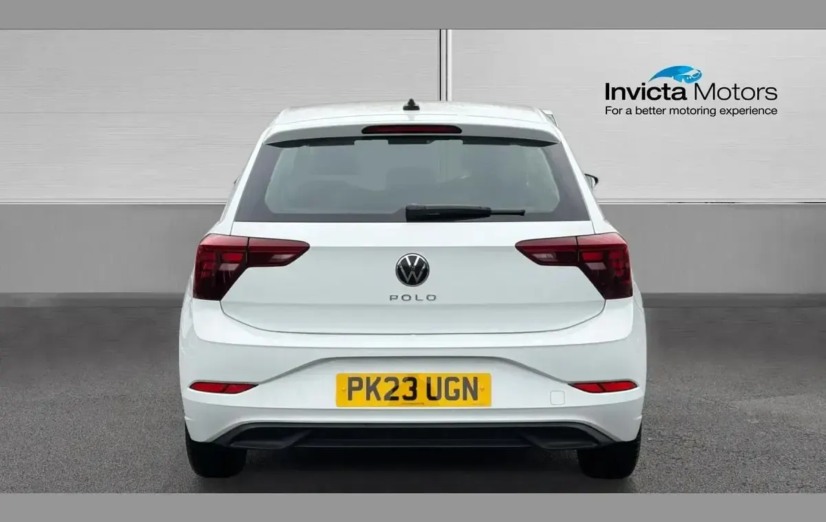 Begagnad VW Polo Life 95 HK (69 kW) 2023 Vit Halvkombi