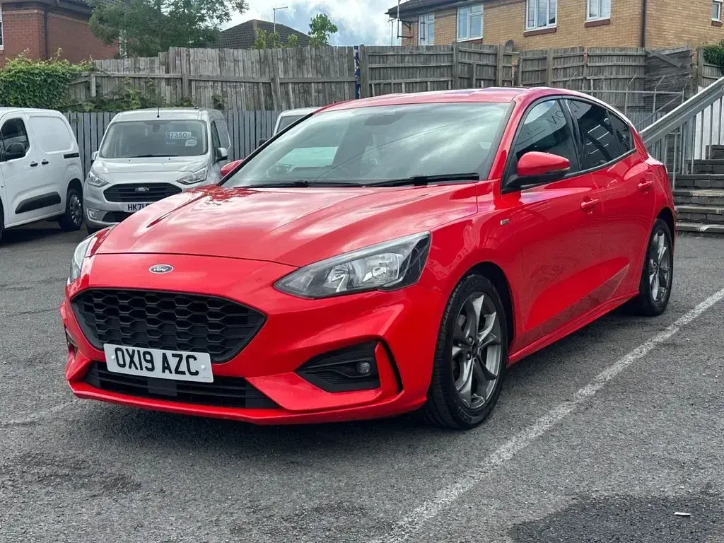 Used Ford Focus ST-Line 125 HP (91 kW) 2019 Red Hatchback