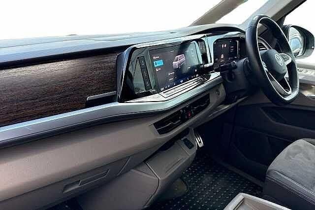 Used VW Multivan Style 150 HP (110 kW) 2024 Black Van