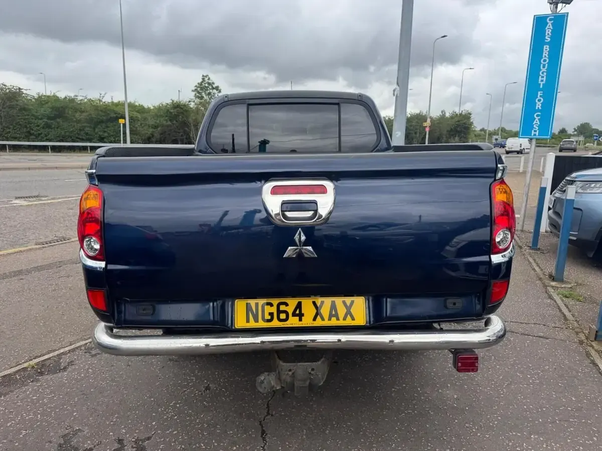 Used Mitsubishi L200 2015 Blue Pickup