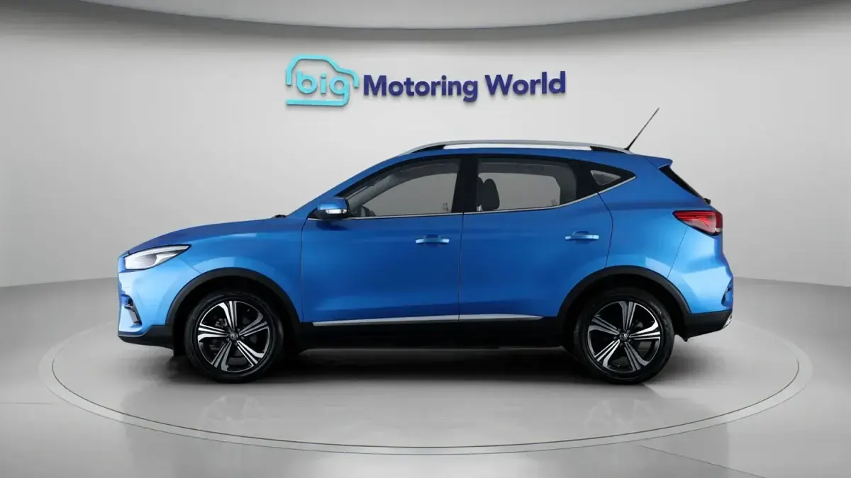Käytetty MG ZS Excite 106 HP (77 kW) 2023 Sininen Katumaasturi