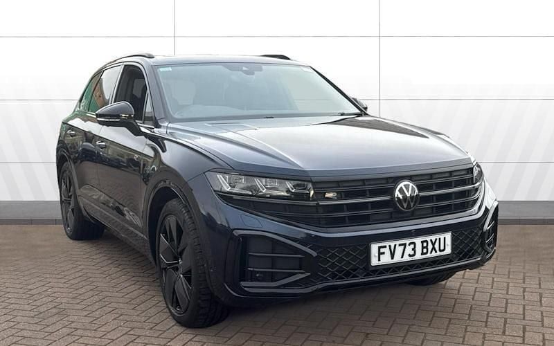 Used 2025 VW Touareg Black Edition SUV | £45,986 (Good price) - Image 1/4
