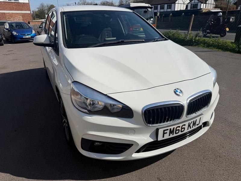 Used BMW 218 Sport Line 2017 White Hatchback