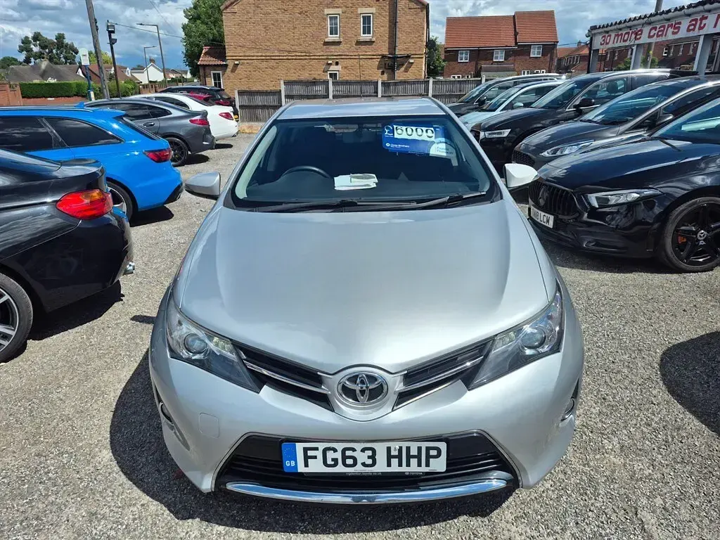 Used Toyota Auris 2013 Silver Hatchback