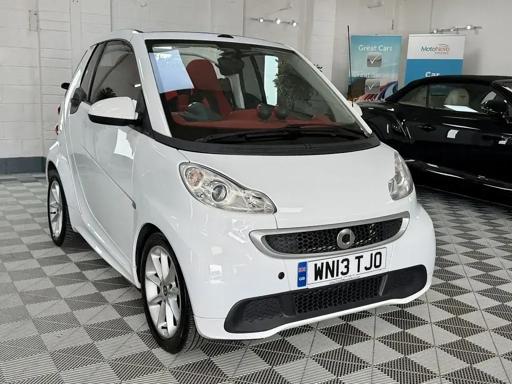 Used Smart ForTwo Cabrio Passion 71 HP (52 kW) 2013 White Cabriolet