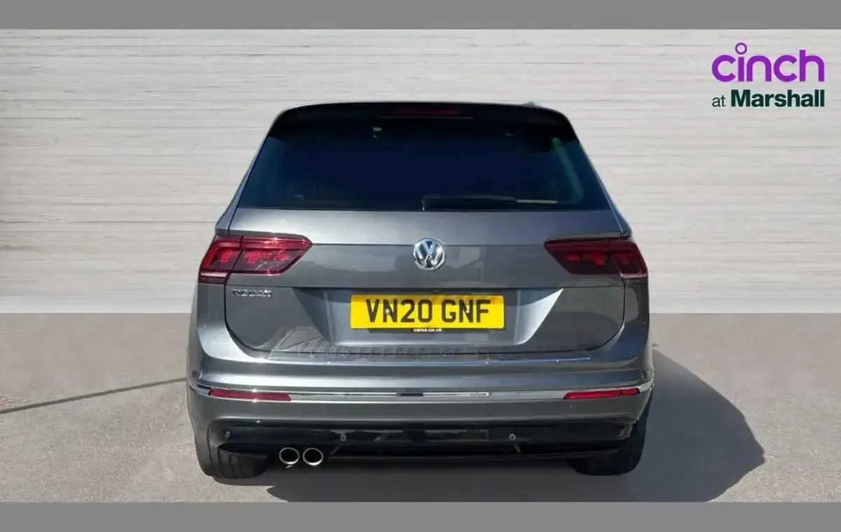 Usado VW Tiguan SEL 230 CV (169 kW) 2020 Gris SUV