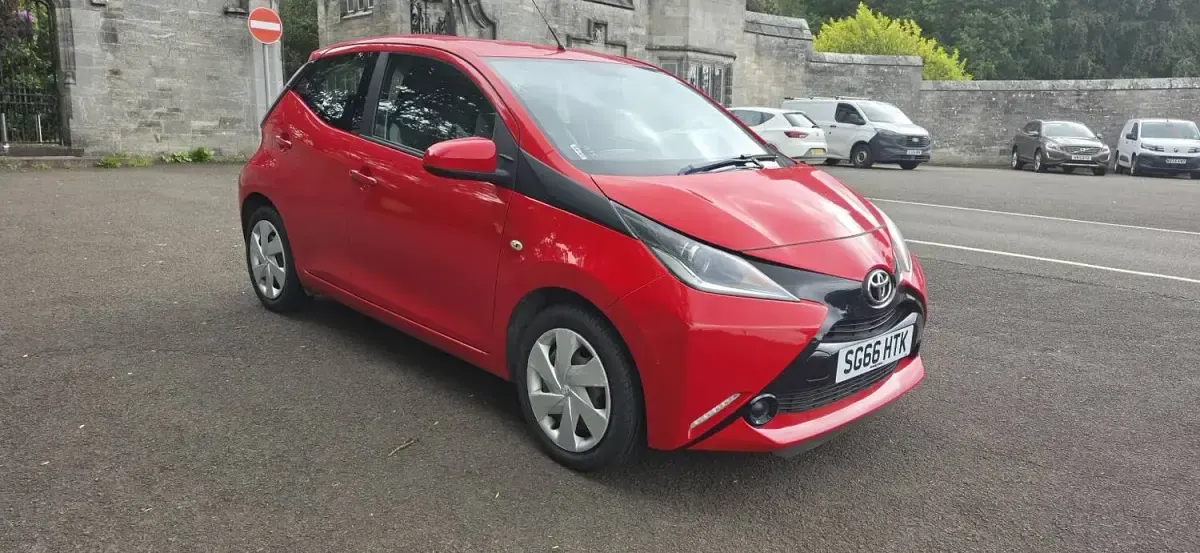 Used Toyota Aygo X-play 69 HP (50 kW) 2016 Red Hatchback