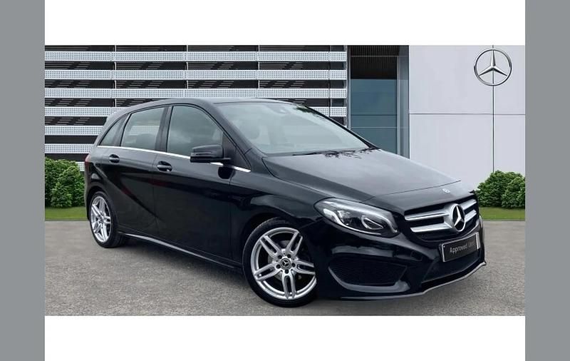 Begagnad Mercedes B180 AMG Line Premium 109 HK (80 kW) 2018 Minibuss