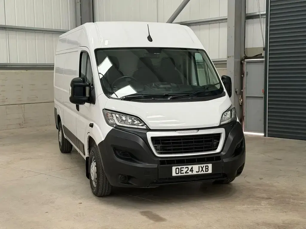 Used Peugeot Boxer Premium 140 HP (102 kW) 2024 White Van