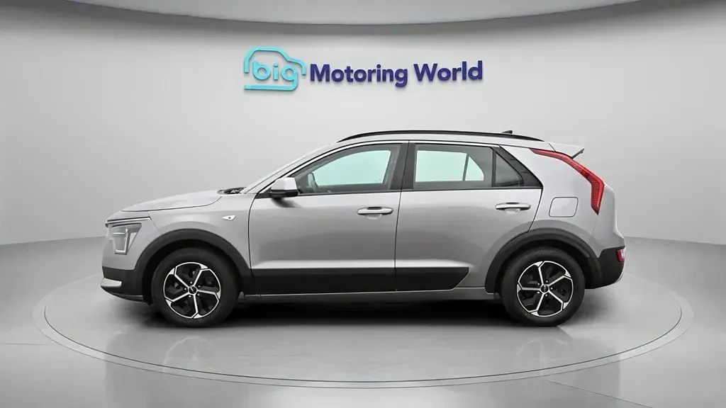 Gebraucht Kia Niro 139 PS (102 kW) 2023 Grau SUV