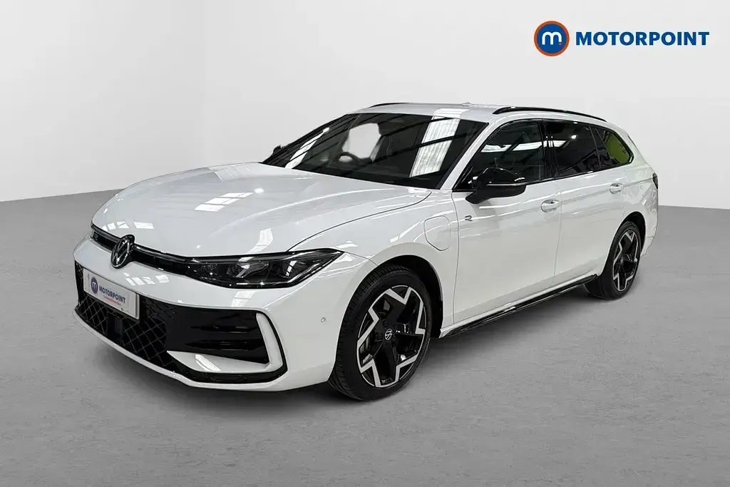 Used VW Passat R-line 272 HP (200 kW) 2025 White Estate