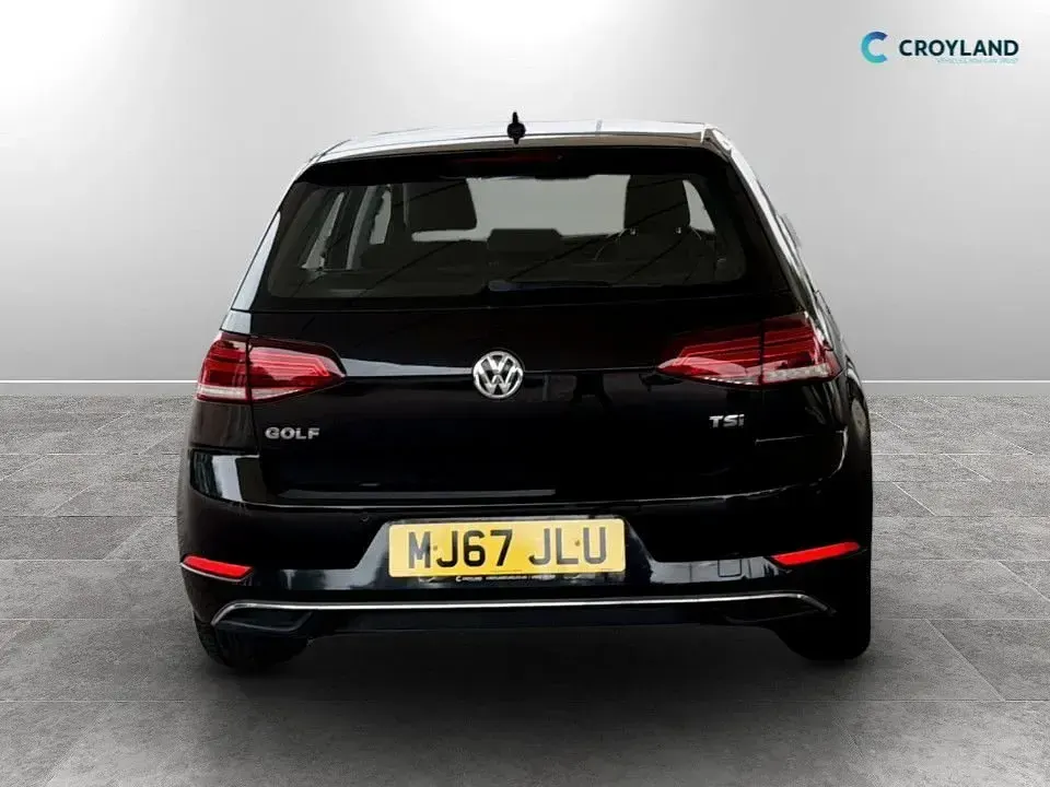 Used VW Golf VII SE 110 HP (80 kW) 2017 Black Hatchback