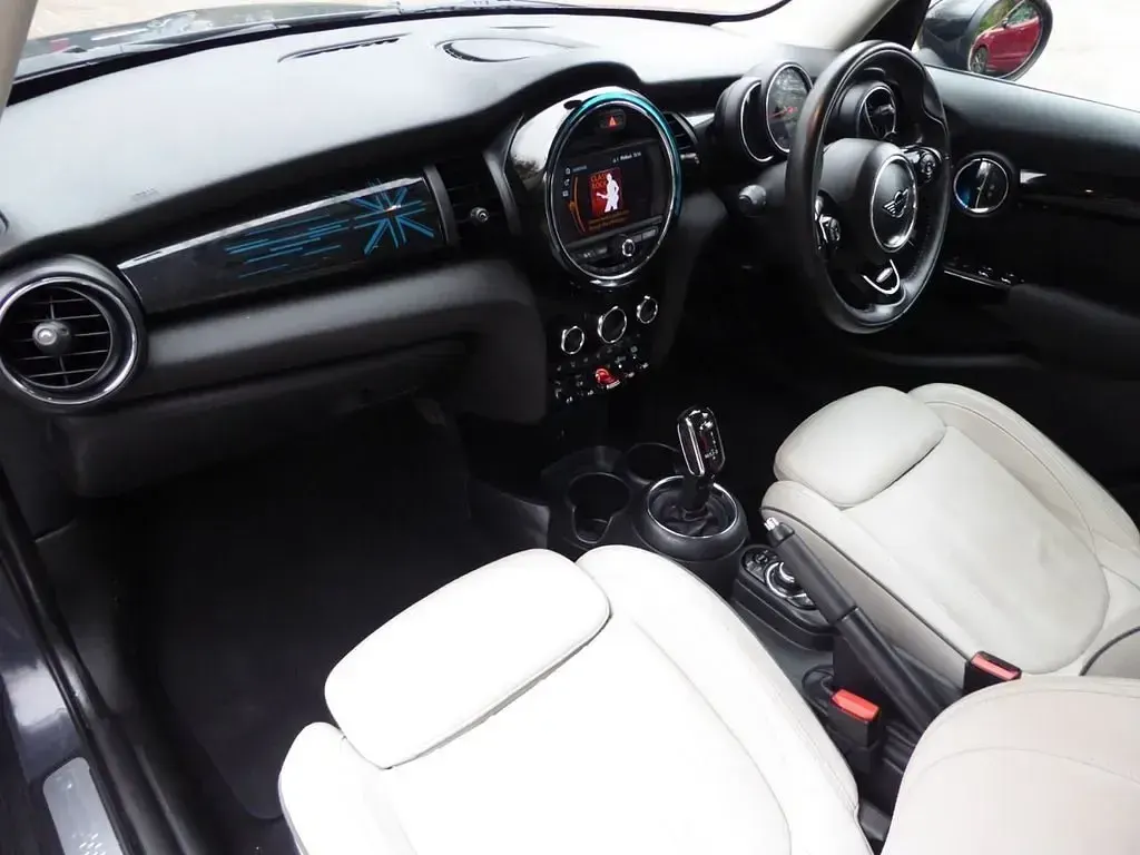 Gebraucht Mini Cooper S Exclusive 192 PS (141 kW) 2019 Grau Kleinwagen