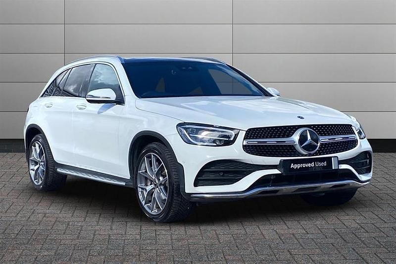 Polar white Used 2021 Mercedes GLC300 AMG Line Premium Plus Estate | £32,750 (Fair price) - Image 1/4