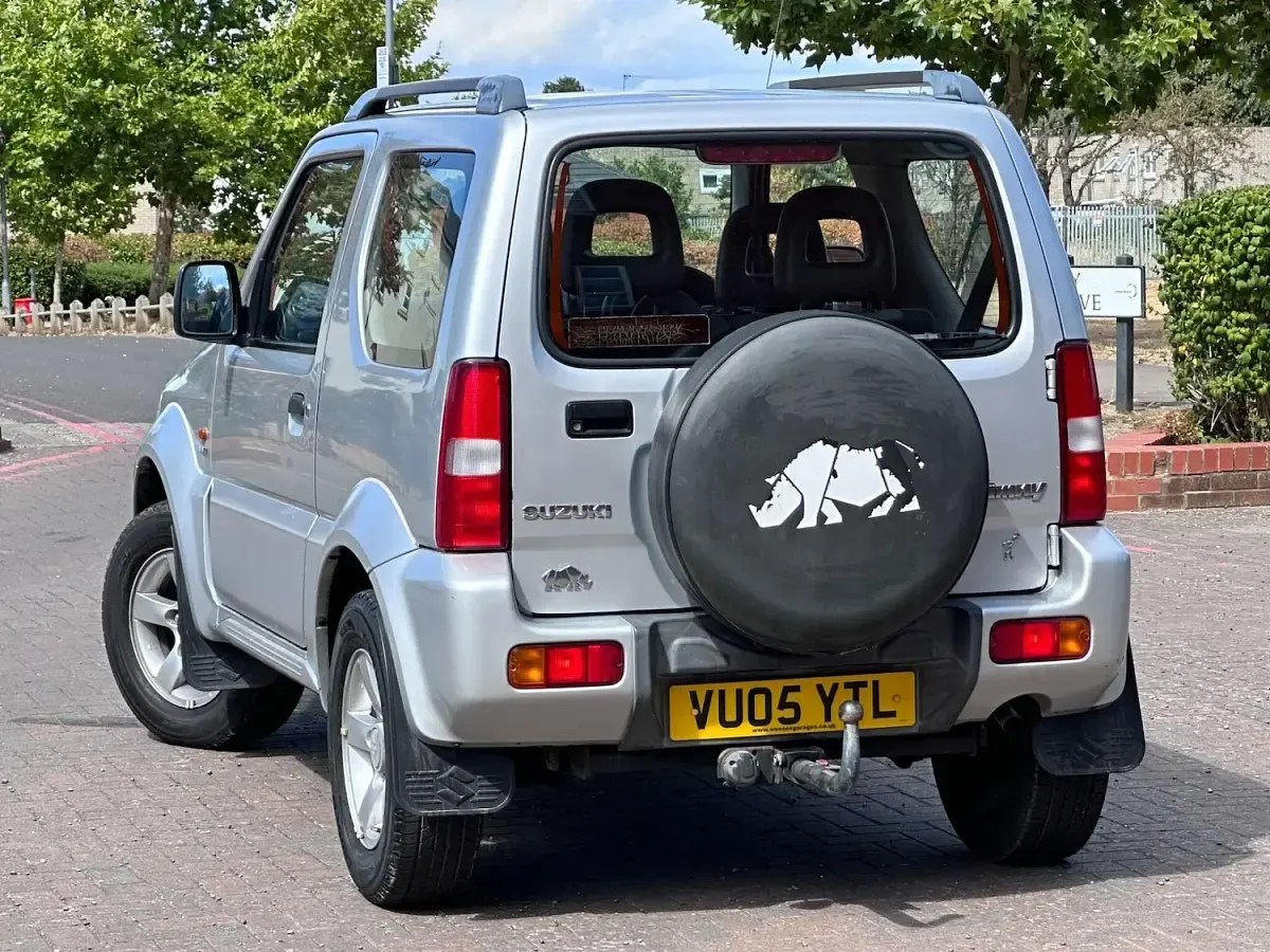 Used Suzuki Jimny 83 HP (61 kW) 2005 Silver SUV