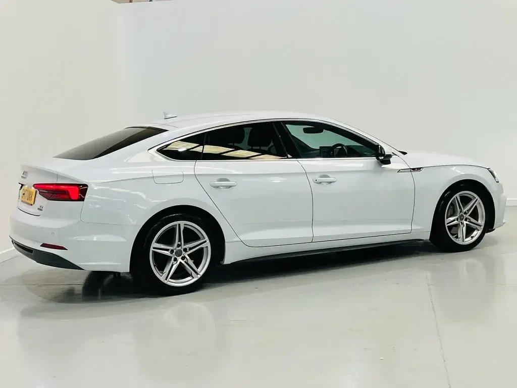 Used Audi A5 Sportback S-Line 190 HP (139 kW) 2017 White Hatchback