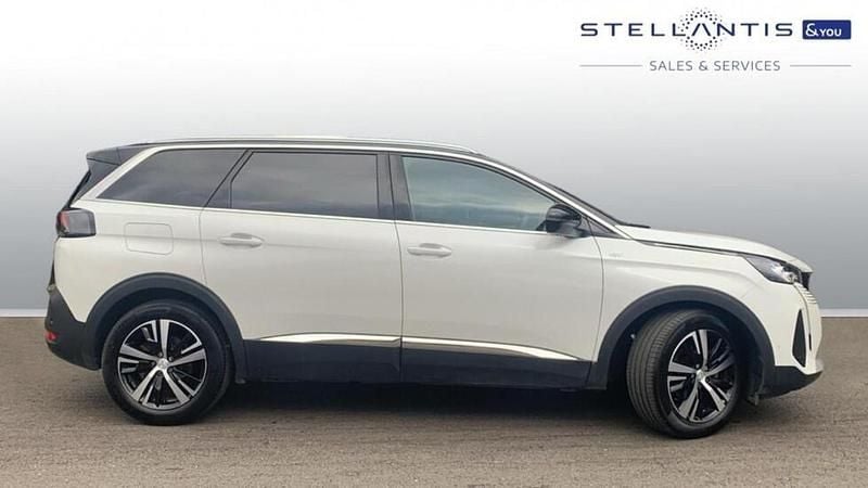 White Used 2024 Peugeot 5008 GT MPV | £25,523 (Fair price) - Image 1/4