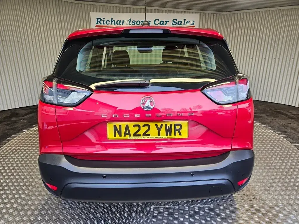 Used Vauxhall Crossland Design Edition 83 HP (61 kW) 2022 Red SUV