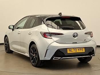 Used Toyota Corolla Sport 122 HP (89 kW) 2020 White Hatchback