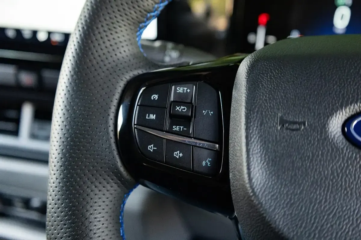 New Ford E-Transit 64 kW (88 HP) 2026 Grey Van