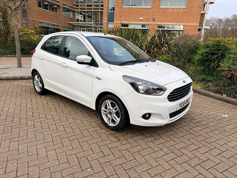 Used Ford Ka Plus Zetec 85 HP (62 kW) 2018 White Hatchback