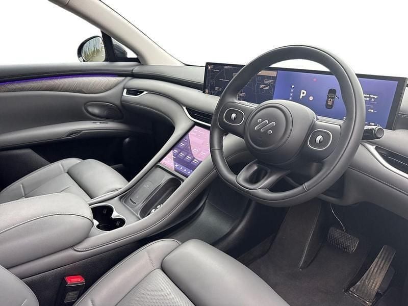 Used MG IM6 553 kW (752 HP) 2025 Black SUV