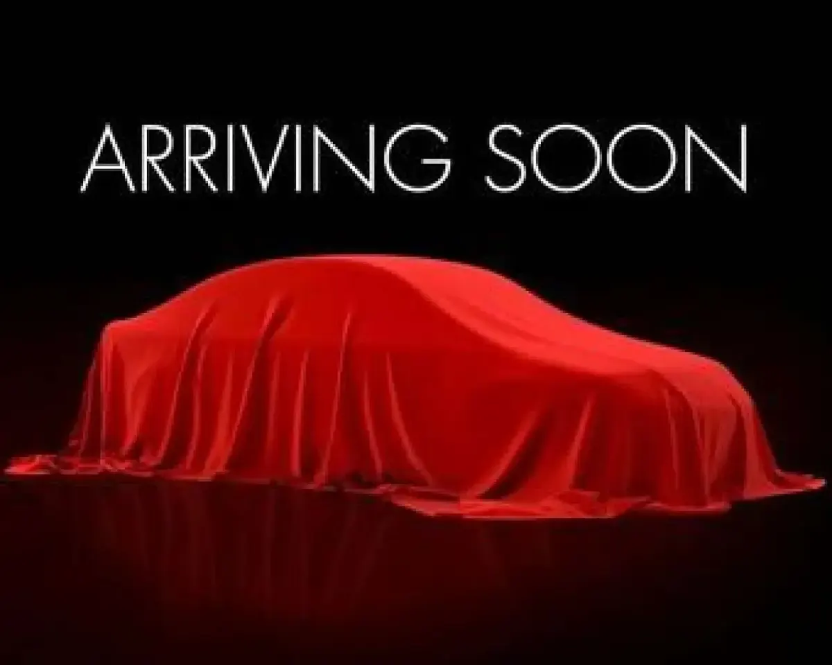 Used Toyota Yaris 99 HP (72 kW) 2015 Red Hatchback
