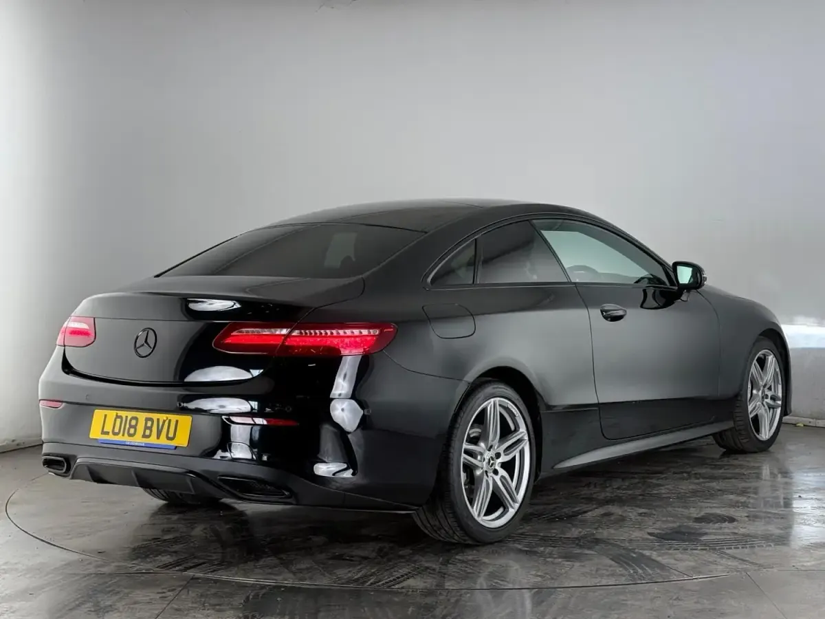 Usado Mercedes E220 AMG Line Premium 2018 Preto Coupé