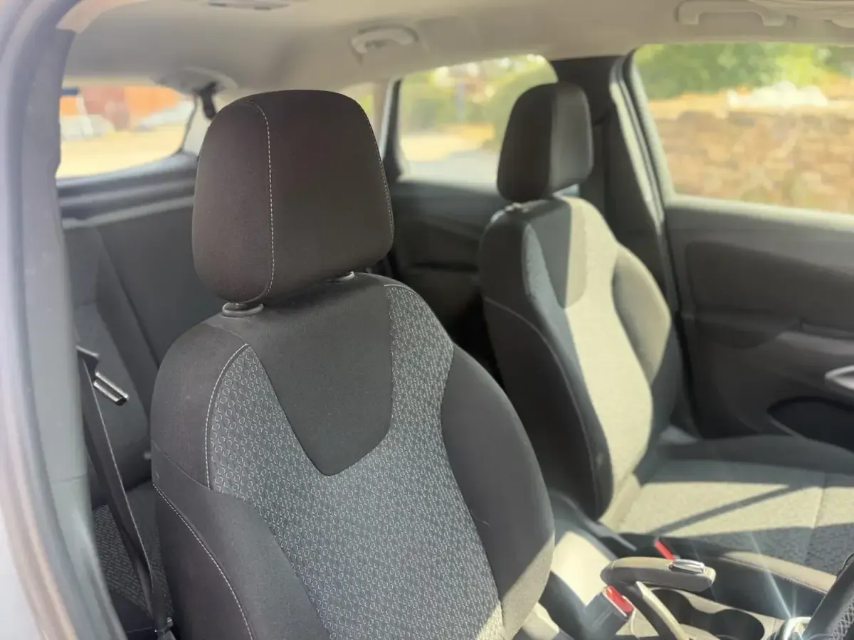 Used Vauxhall Crossland X 99 HP (72 kW) 2017 Silver SUV