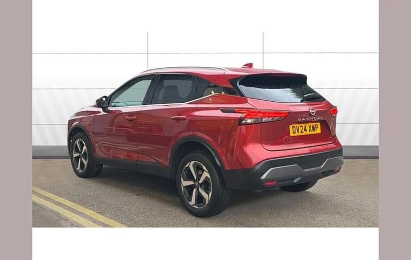 Used Nissan Qashqai N-Connecta 158 HP (116 kW) 2024 Red SUV