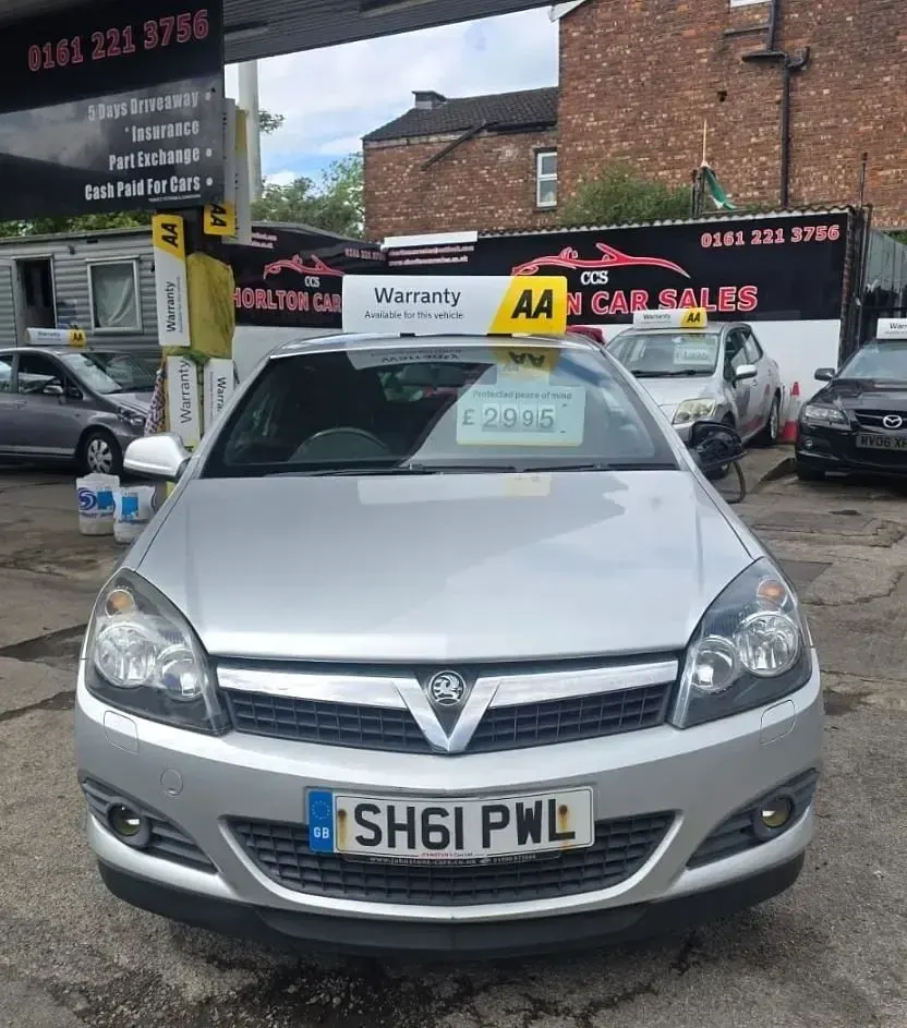 Used Vauxhall Astra SRi 178 HP (130 kW) 2011 Silver Hatchback