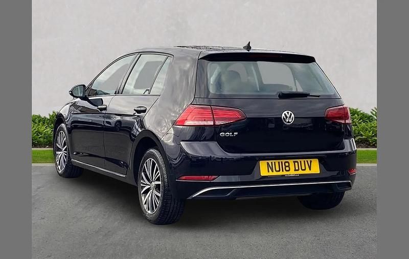 Used VW Golf VII SE 123 HP (90 kW) 2018 Black Hatchback