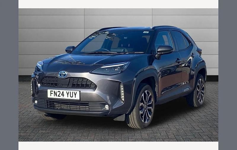 Used Toyota Yaris Cross Design 116 HP (85 kW) 2024 Grey SUV