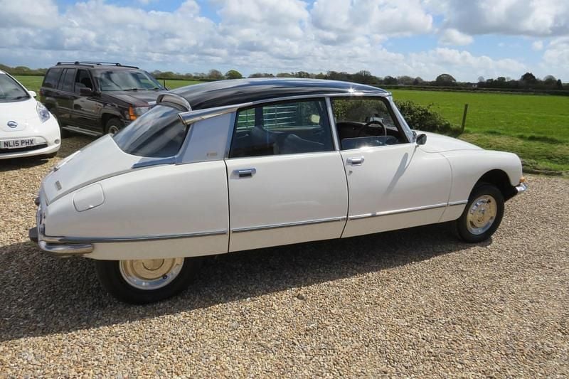Used Citroën DS 115 HP (84 kW) 1973 White Sedan
