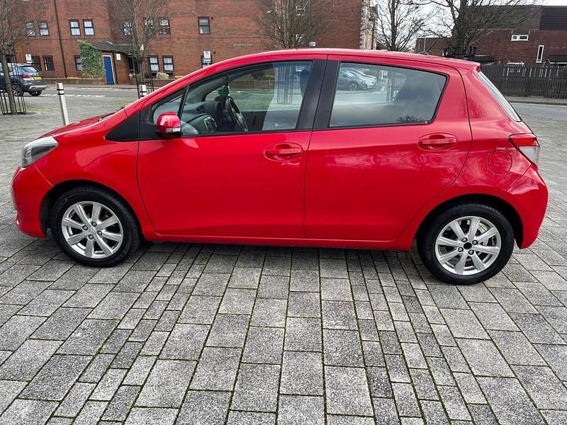 Used Toyota Yaris 2012 Red Hatchback
