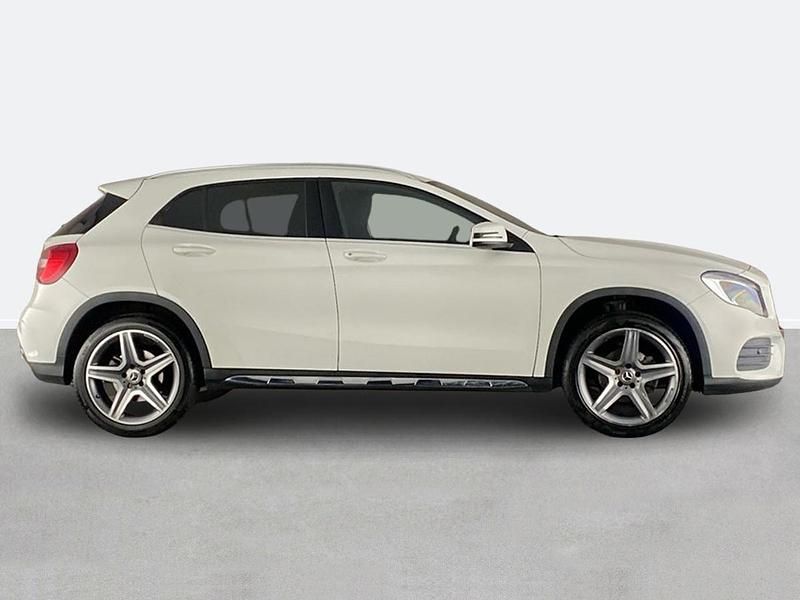 Used Mercedes GLA200 AMG line 156 HP (114 kW) 2019 White SUV