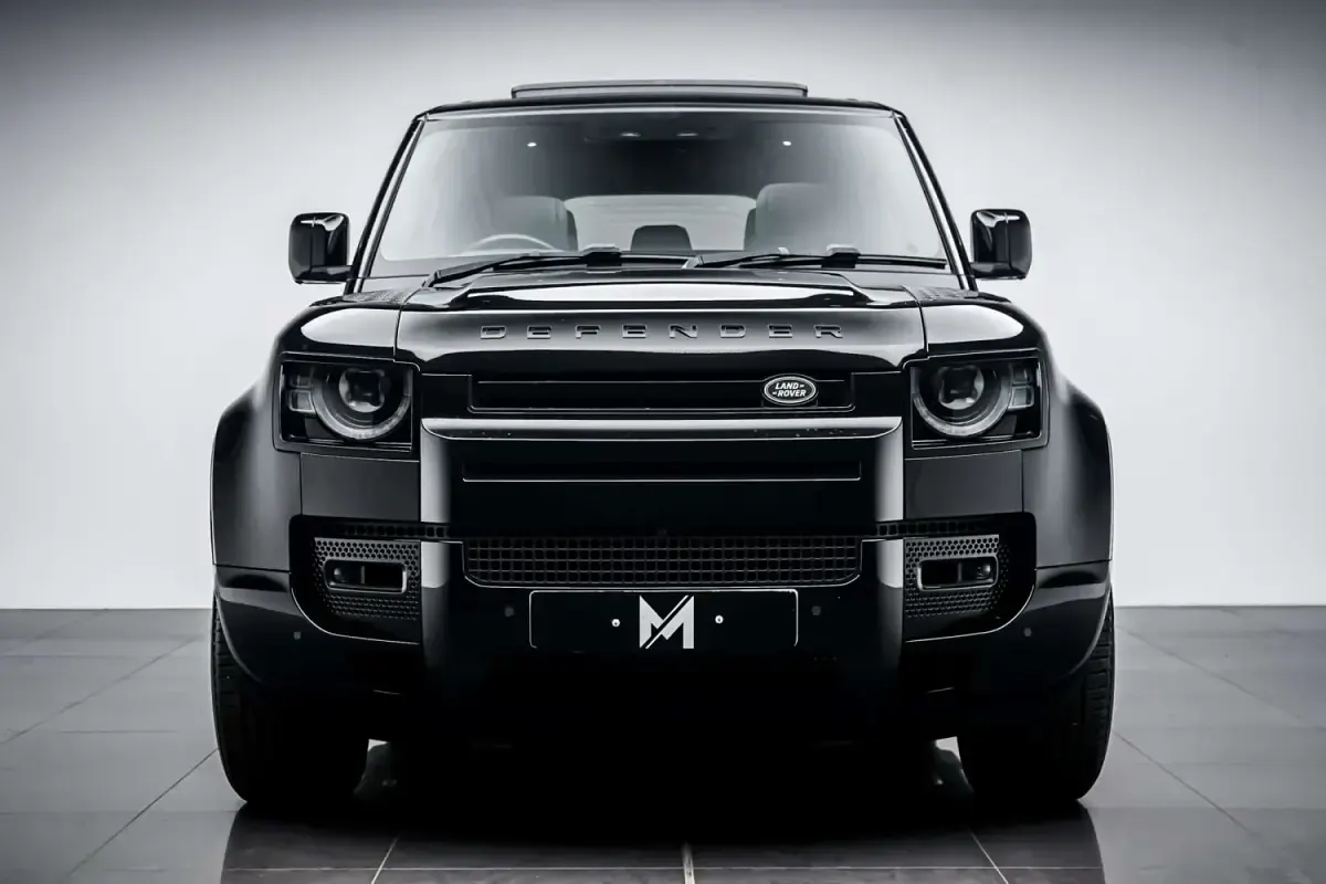 Używany Land Rover Defender S 400 KM (294 kW) 2022 Czarny SUV