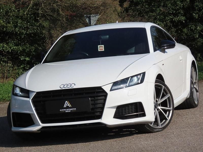 Used Audi TT Black Edition 180 HP (132 kW) 2018 White Coupe