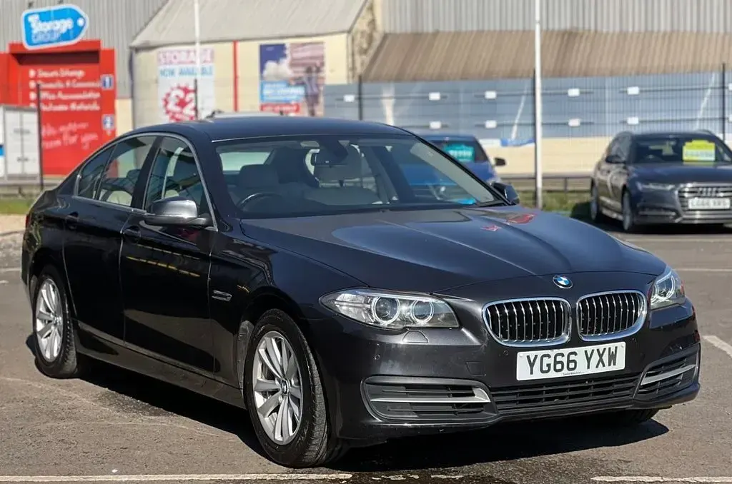 Used BMW 520 Comfort Edition 190 HP (139 kW) 2016 Grey Sedan